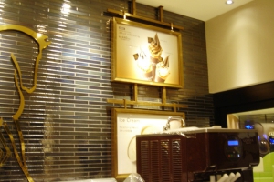 店内ポスター交換